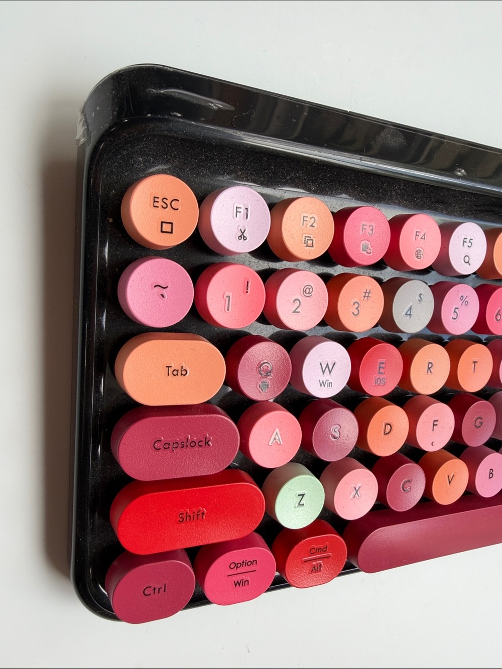 UBOTIE Retro Round-Key Wireless Keyboard - Pink Mix - Picture 3 of 6